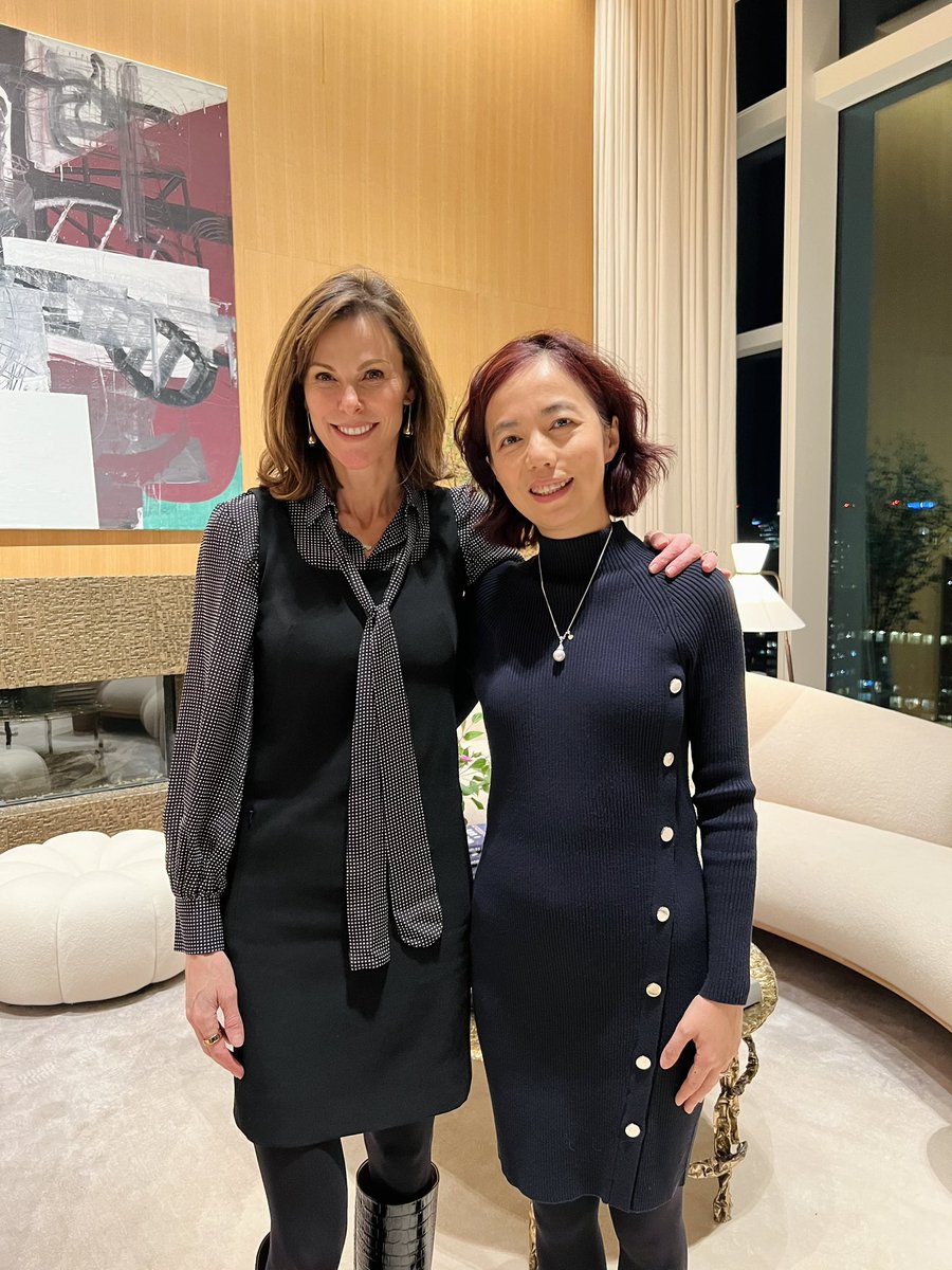 Honored to host @drfeifei to celebrate her deeply touching memoir, “The Worlds I See: Curiosity, Exploration, and Discovery at the Dawn of AI”. She takes us through her remarkable journey from immigrating to the US, to founding ImageNet and pioneering research in AI. Fei-Fei,