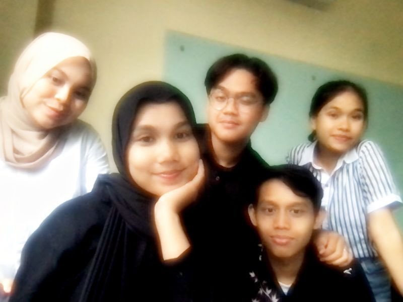 iniiristi's tweet photo. lucu deh sekelompok sama mereka wkwkwkwk https://t.co/3VREpktXDL