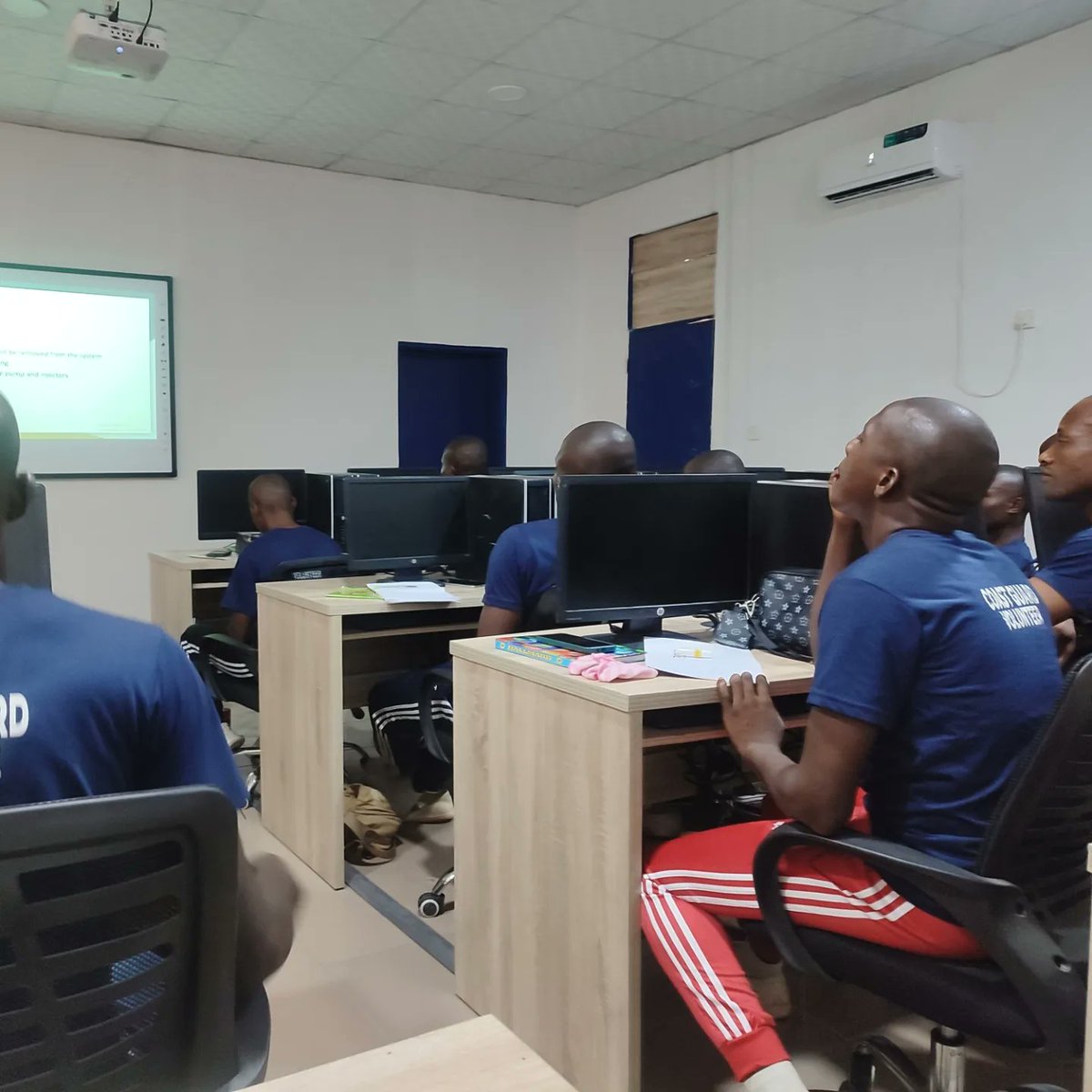 nmcgvs's tweet photo. NMCGVS Rescue Swimmers on Training at Federal College of Fisheries and Marine Technology, Victoria Island, Lagos. https://t.co/OwwiuPvUDQ