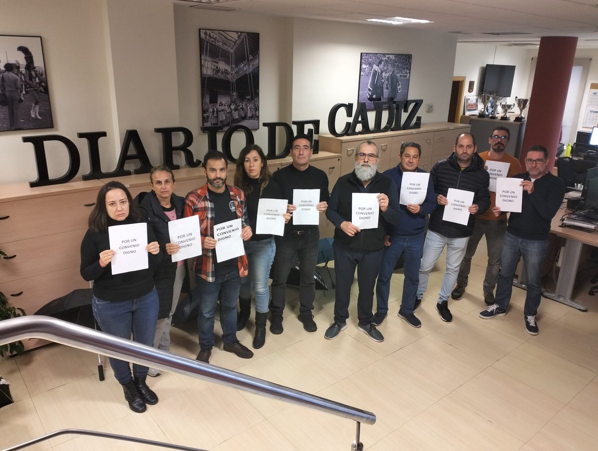 Otro #Miercolesnegro más en <a href="/diariocadiz/">Diario de Cádiz</a> exigimos un salario digno y la recuperación del poder adquisitivo perdido en los últimos años. <a href="/ccoocadiz/">CCOO de Cádiz</a> @apcadiz <a href="/periodistacadiz/">Periodistas Cádiz</a>