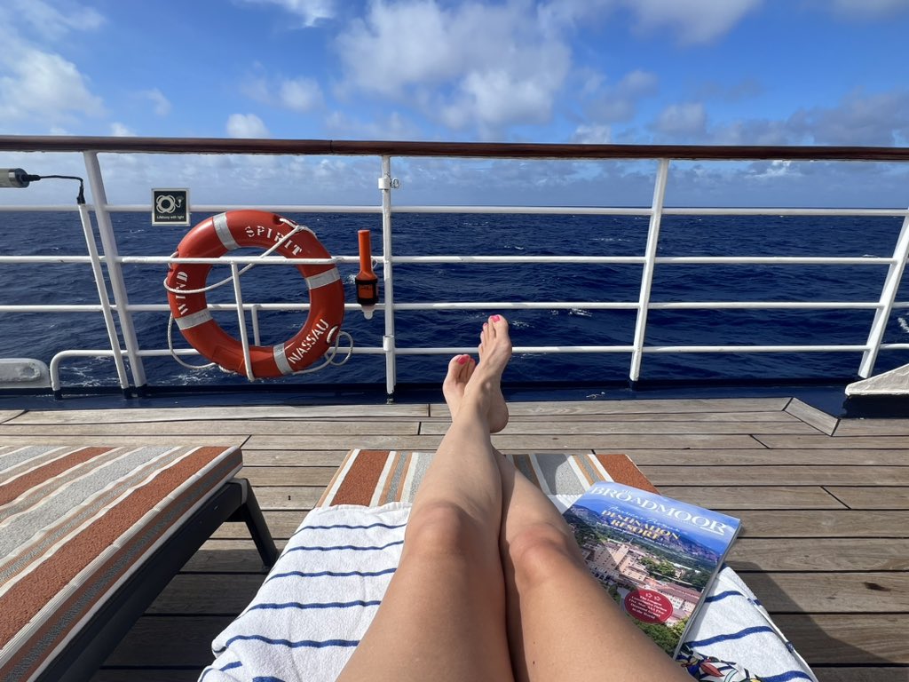 Day at see with <a href="/WindstarCruises/">Windstar Cruises</a> en route to Fakarava reading about one of my favorite resorts 😍