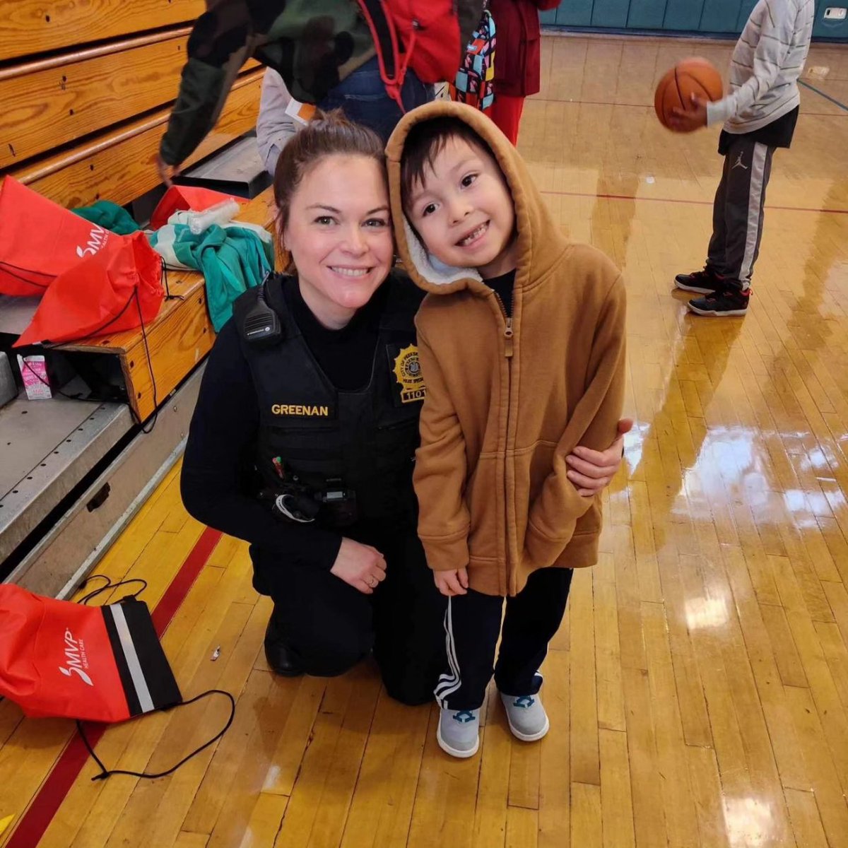 peekskillpolice's tweet photo. Priceless pics of SRO Greenan out and about in the community, doing what she does best! 

#SaturdayAcademy 
#CommunityPolicing 
#PeekskillPolice https://t.co/Mh3nt3tPfe