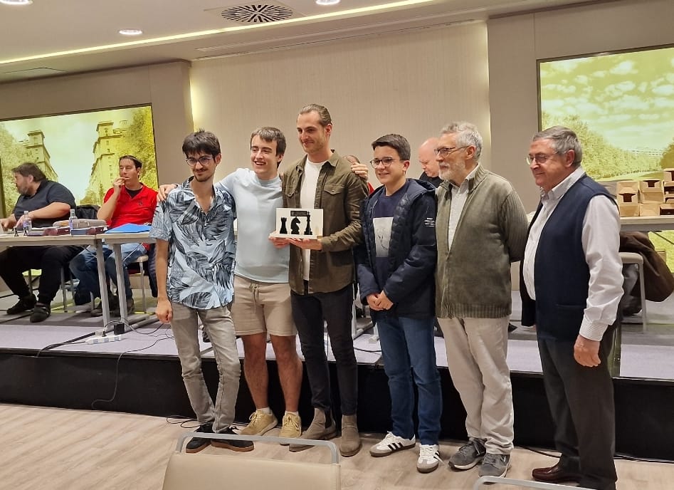 AOberena80768's tweet photo. Oberena se proclama Campeón del Navarro por Equipos al imponerse en todos los encuentros https://t.co/IwLdEouT67. ¡Magnífico registro! https://t.co/IygsrvVttw