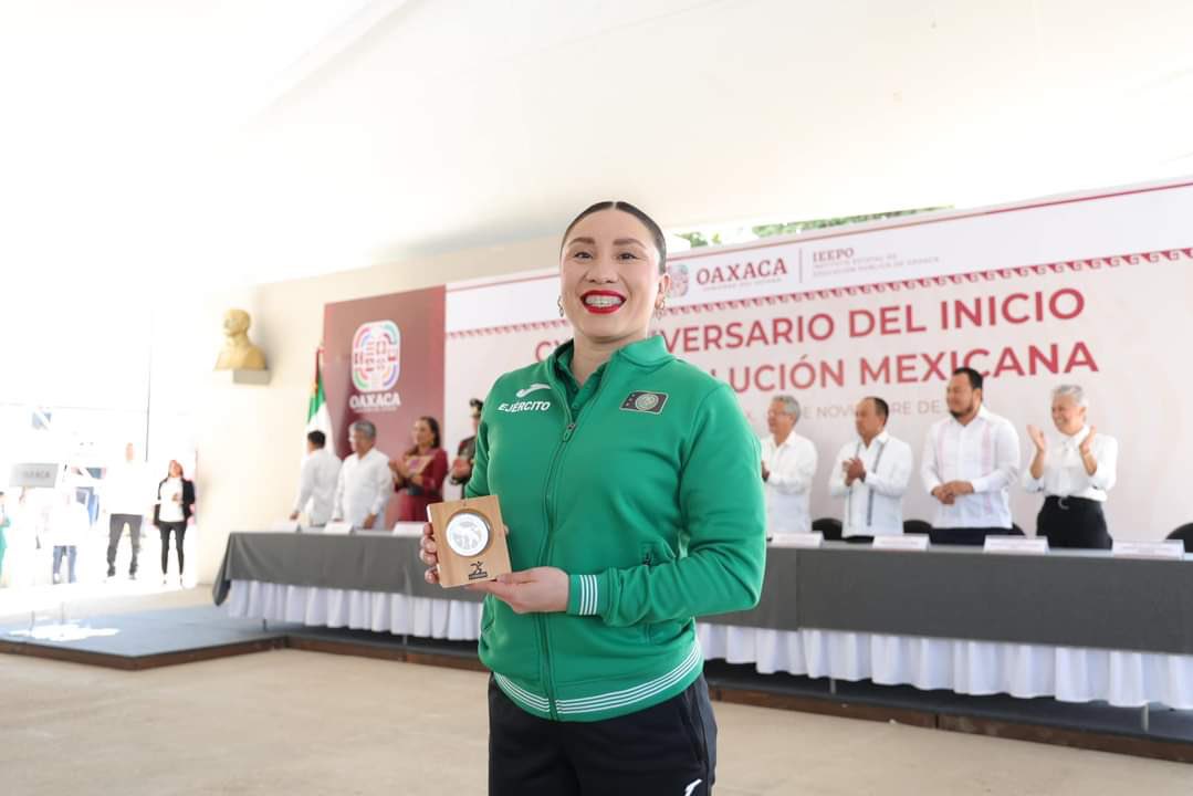 Xhunashi_Gpe's tweet photo. PREMIO ESTATAL DEL DEPORTE 2023 

2008 ⭐️
2019 ⭐️
2023 ⭐️ 

Gracias  a todas las personas que están conmigo. Créanme que siempre estaré muy agradecida con ustedes por apoyarme, pero sobre todo por protegerme.

Pd. Mis locuras no son nada fáciles jiji🔥 https://t.co/wDSWpjYBLc