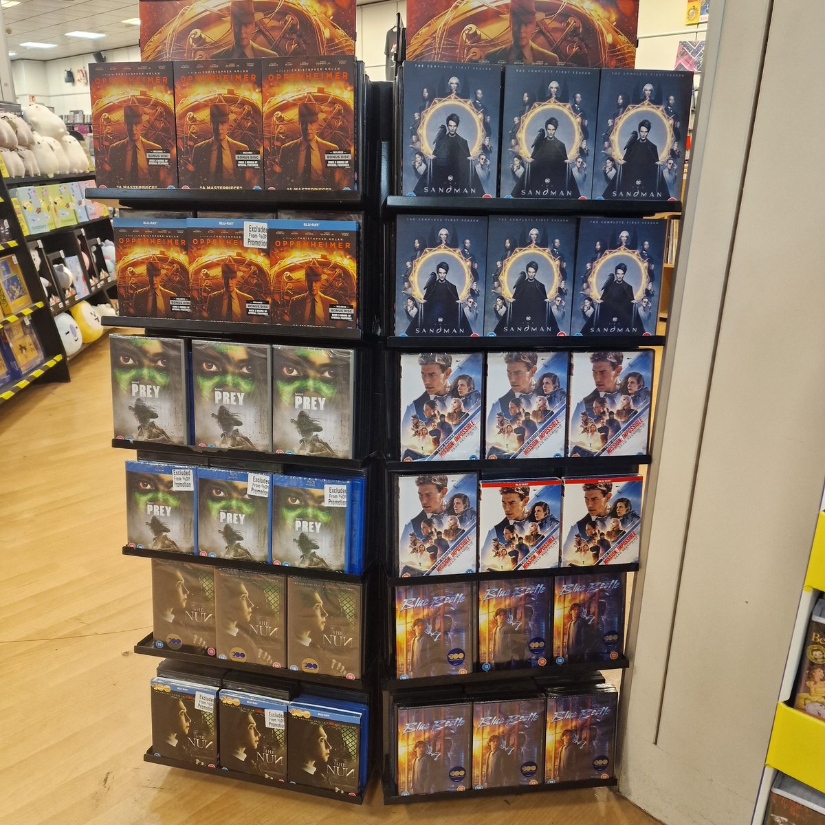 "When the Prey becomes the Hunter" The next installment in the Predator franchise now available on DVD, BLU-RAY and UHD (4K). Come get your copy today! 

#Prey #Predator #hmv #NewRelease