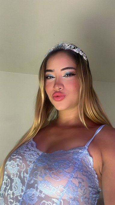 🥹Thanks to my beautiful user who sent me this gift 🎁😍it was perfect for me 😍  You also want to see my<a href="/tag/hot"class="tags"><span>#hot</span></a><a href="/tag/smoking"class="tags"><span>#smoking</span></a><a href="/tag/gift"class="tags"><span>#gift</span></a><a href="/tag/techno"class="tags"><span>#techno</span></a><a href="/tag/sexygirl"class="tags"><span>#sexygirl</span></a><a href="/tag/payme"class="tags"><span>#payme</span></a><a href="/tag/onlyfans"class="tags"><span>#onlyfans</span></a>