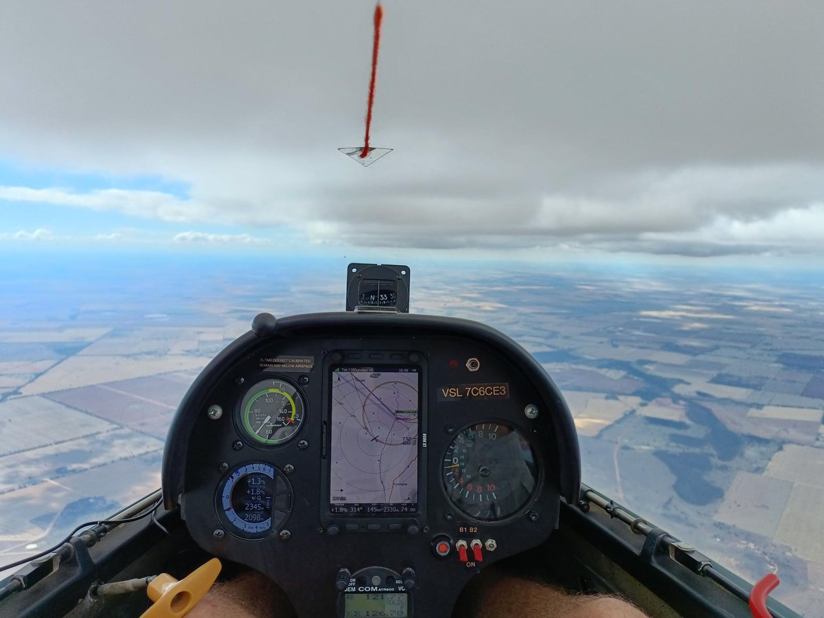 ⏰ Only a few days left until the 37th FAI World #Gliding Chps in #Narromine, Australia (2-16 Dec) 🦘
Defending champions:
👉 15m Class: Sebastian Kawa, Poland 🇵🇱 
👉 Standard Class: Simon Schröder, Germany 🇩🇪 
👉 Club Class: Uwe Wahlig, Germany 🇩🇪
ℹ️ bit.ly/3Gjxxjg