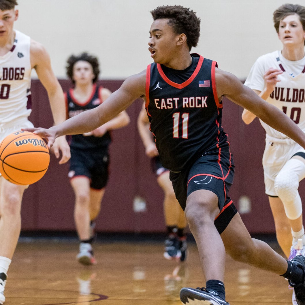 'We have some veteran guards who have been through some tough games. We trusted them.' East Rockingham held on for a season-opening boys basketball win at Luray on Tuesday (via @John_R_Breeden): dnronline.com/sports/high_sc…