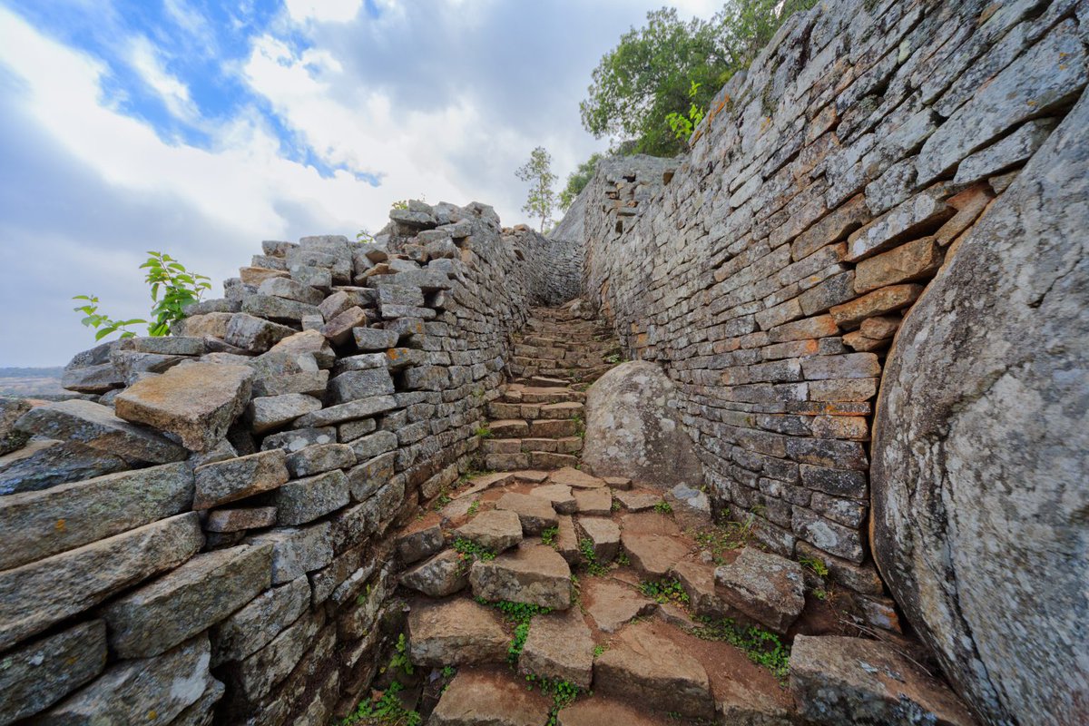 unescoROSA's tweet photo. The Great Zimbabwe #WorldHeritage Site, is one of #Zimbabwe's unique landmarks resembling the beauty of the country's culture. 

Creatives do ask: how much do we know about the people living around the great historical monument?

Read more here: https://t.co/WVN6Q4ljLe https://t.co/N12w0ZFFOg