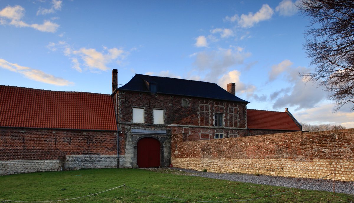 JamesKerr125's tweet image. I went and saw #Napoleon last night. Entertaining perhaps but I am glad I have read a history book or two. Loved the uniforms. 😅💂🏼💂🏼photos are Chapel at #Hougoumont. #waterloo