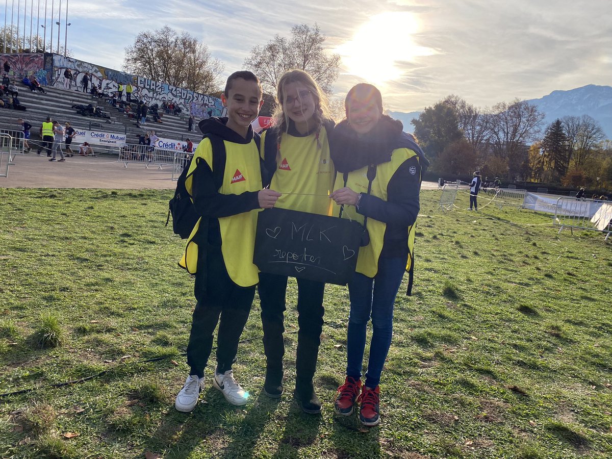 🏃🏻📸 Félicitations nos jeunes coureurs et reporters pour leur engagement lors du cross départemental à Grenoble… et un grand merci à l’<a href="/UnssIsere/">UNSS Isère</a> pour l’organisation de ce bel événement qui permet un large rassemblement. <a href="/unss/">UNSS_National</a> <a href="/acgrenoble/">Académie de Grenoble</a> <a href="/manumille1/">emmanuelle mille</a>