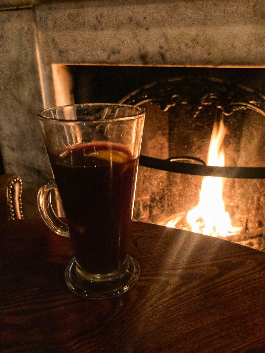 With only 26 days until Christmas we are ready! Our decorations are up, Christmas music is blaring and mulled wine is heating up! The only that we need is you 🎁🎅🏻

Book your spot for your festive parties 🎉

#youngschristmas #youngspubs