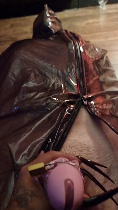 Chillin' 🖤 #GoddessReem https://t.co/ialRI68dvU<a href="/tag/goddessreem"class="tags">#GoddessReem</a>