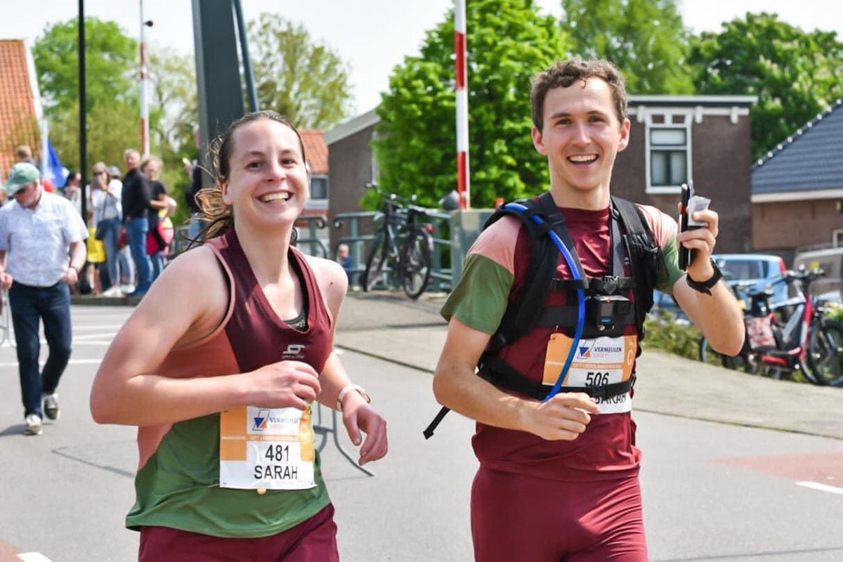 De mooiste in de reeks…

Weet jij al welke afstand je gaat lopen in Leiden? En ben je al in training (anders wordt het echt wel tijd)? 

Heb je al ingeschreven (dat kan al sinds 1 november)? 

Want de komende Leiden Marathon wordt de allermooiste in de reeks van 33 (sinds 1991).