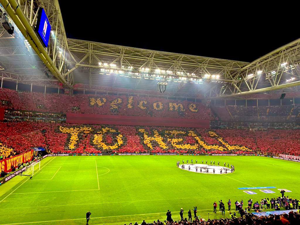 ultrAslan's tweet photo. THIS IS SAMİYEN!

WELCOME TO 🔥 HELL 🔥

#SaldırGALATASARAY

#ultrAslan https://t.co/yseQxnG2TV