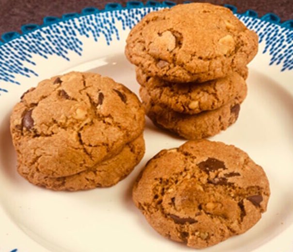 GGoodtaste's tweet photo. It’s #ChocolatesDay friends and Chocolate Chip Walnut Cookies certainly contain lots of tiny chocolate tastes. These are made with spelt flour so a different way to dessert.
Find the #recipe https://t.co/ZLvXciWKRj #recipes https://t.co/XQjtyTq9WP
