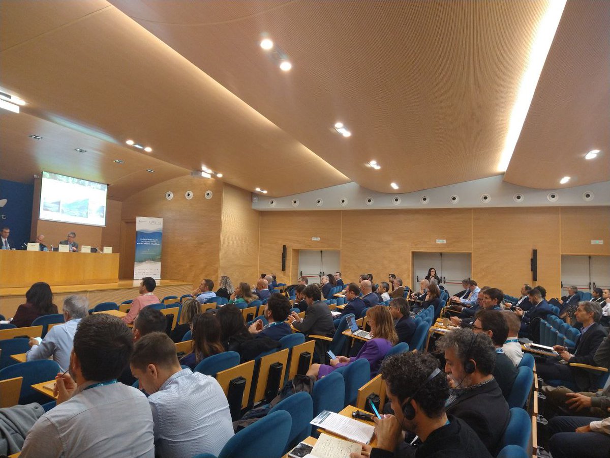 📢 Today in #Valencia, #Spain, the #EALINGProject held its final event! Thanks to all the participants and partners for this important day of exchanges, discussions and ideas!

Don't forget to explore project's findings to promote #OPS in #EUPorts!

➡️ ealingproject.eu/ports-2/