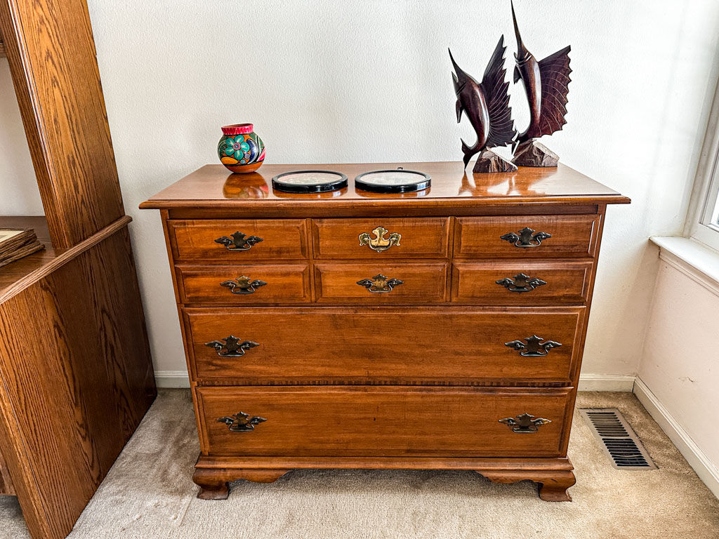 AaronSiepierski's tweet image. Get your hands on stylish home furniture at the West Bloomfield Estate Sale! 🛋️

📍 5805 Glen Eagles Dr West Bloomfield, MI 48323
📅 Dec. 1-3, 2023
⏰ 10:00 am - 4:00 pm

Let&apos;s make your space fabulous!

#furnitures #sidetables #computerdesk #cabinets #michigan