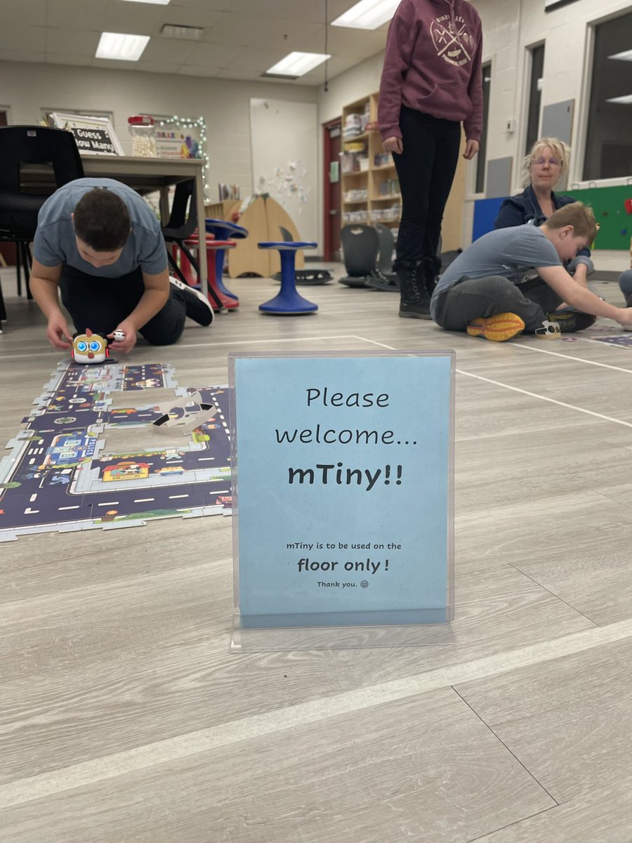 mrspilozzi's tweet image. Exploring mTiny. Coding is so cool. We’re making connections to our class read aloud “A Rovers Story”! @SJPIIOakville @SJPIILibrary