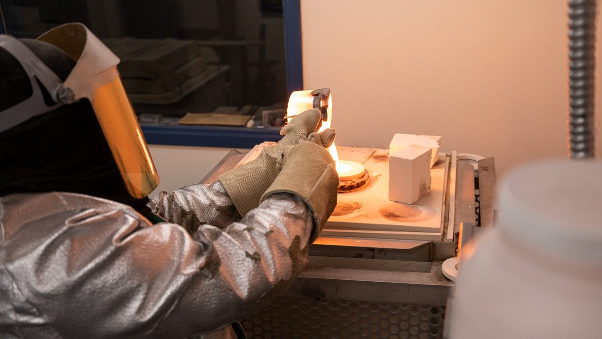 HeraeusMOSCI's tweet photo. Materials science meets health care: Explore the extraordinary applications of bioactive #glass, from bone implants to wound care and drug delivery systems >> https://t.co/LXJxmRt5iH
#BioactiveGlass #HealthTech #MaterialsScience https://t.co/oACosCguPq