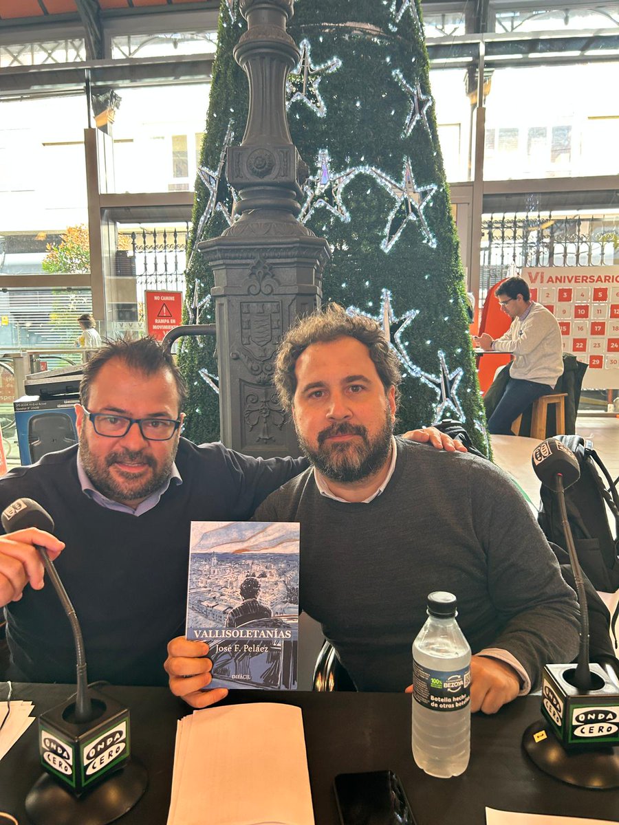 ocvalladolid's tweet photo. 🔊"Un homenaje a mi ciudad y mi generación", así describe @MagfcoMargarito su último libro #Vallisoletanías recopilación de artículos de @nortecastilla editado por @DifacilEd https://t.co/QSwuXEhkNl https://t.co/m3Qnu9WIho