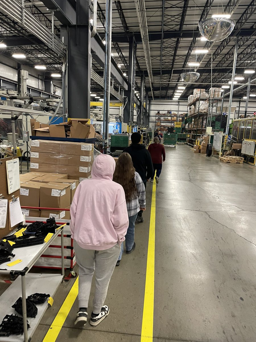 Sophomore Field Trip - Wyandot County Manufacturing Day 

Thank you to Vaughn Industries, Teijin Automotive Technologies, and Hanon Systems for letting our students explore your facilities!