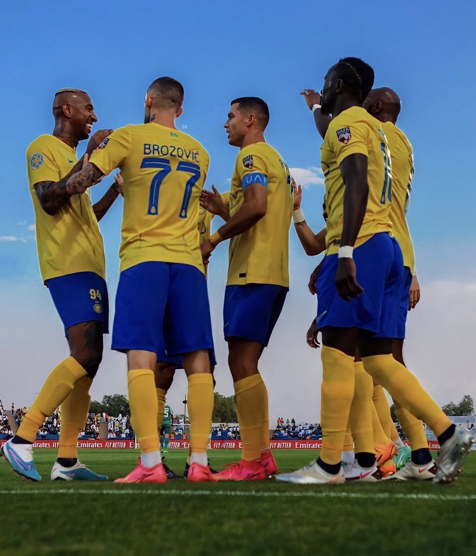 حملة #نصراوي فوق الألف

مانبي نصراوي اقل من الف اي نصراوي 
يعمل #ريتويت للتغريده ضيفوه 💛💙
#النصر_الهلال