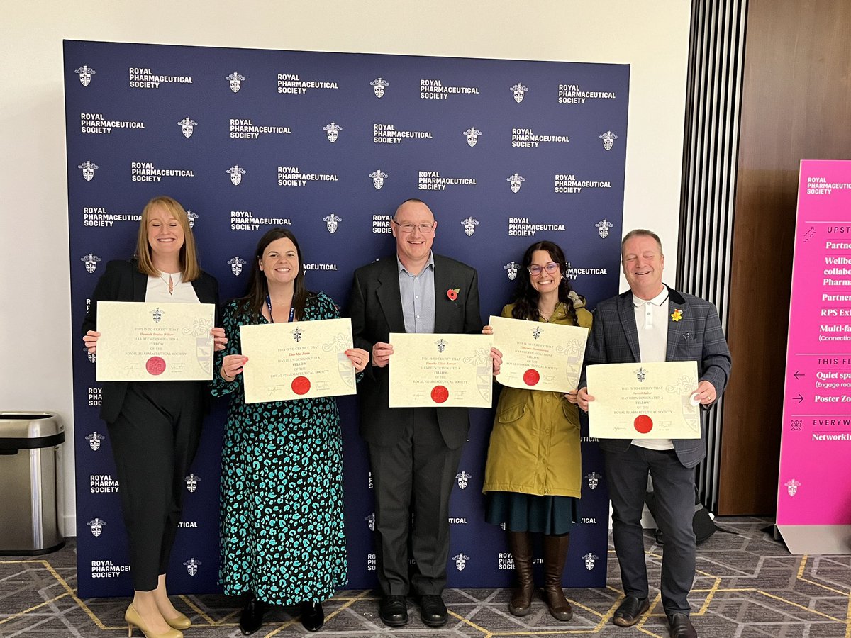 Recent Welsh recipients of RPS Fellowships were presented with certificates at the recent RPS Conference. 

🌟Darrell Baker 
🌟@Elenmai85
🌟@efi_mantz
🌟@timb128
🌟@Hannahwilton79

And this week, we welcome a new, hugely deserving Welsh Fellow...

Congratulations @ANNAB3499! 🌟