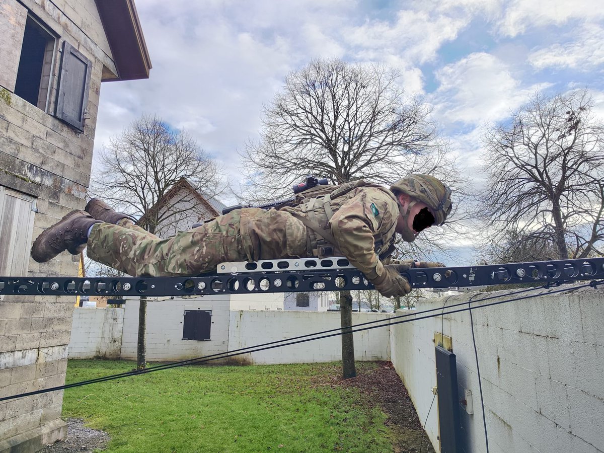 Another game-changing addition to the #EasiBridge range Our all-new UrbanHD ladder, offering unrivalled portability, climb heights +bridge spans up to 28' No other ladder goes this far. Except our own…. Packs down to 2x20kg bags for easy transport @thinkdefence @Havoc_Six #AWE