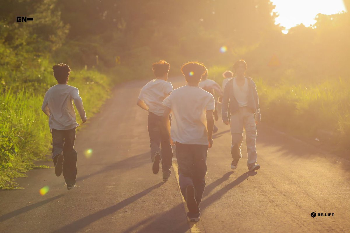 🤍🧡💛
三周年快乐