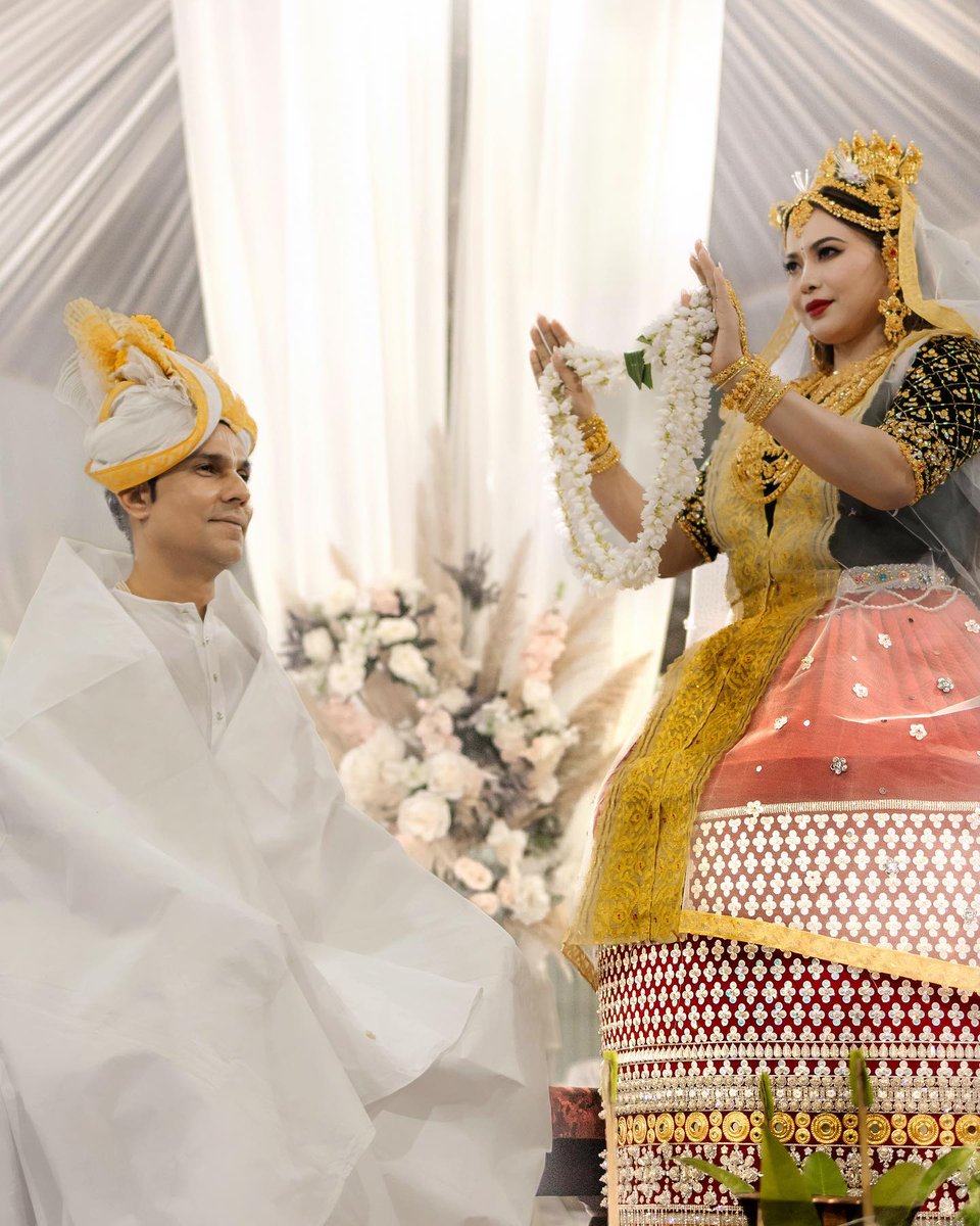 RajshreeKeisham's tweet photo. Congratulations @linlaish @RandeepHooda once again.
A beautiful glimpse of Meitei wedding.
#LinWedsRandeep #MeiteiWedding #WeddingOfTheYear #ThisIsManipur #DeepLovesLinForever https://t.co/JBaNDVksAg