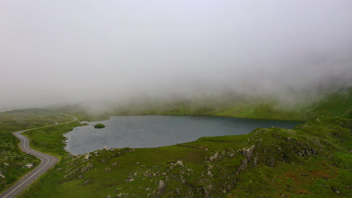 Even when the mist is up Ireland is fabulous. And much more mysterious. #irlandbeforeyoudie #atlanticocean #digitalnomad #ireland