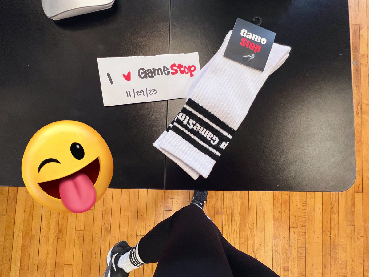 MoneyPrinter's tweet photo. Update:

I can’t change my panties but at least I can slap on a fresh pair of #GameSocks ! $GME 

Btw. You can’t afford not to lvl up your sock game fr fr https://t.co/XQFs87SxX8