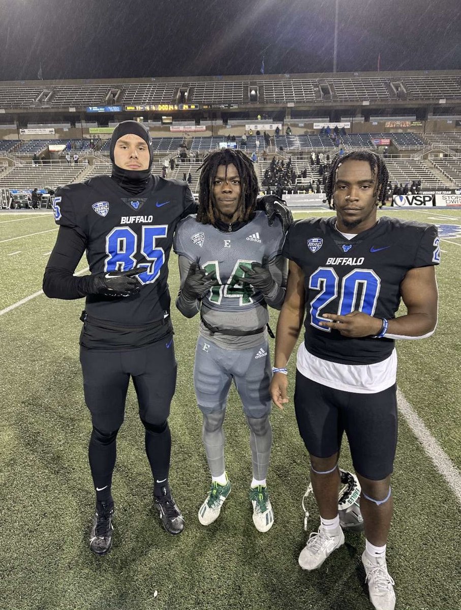 USF at Memphis was a thriller Tigers won 59-50 featured <a href="/JhalynShuler/">$hü🐚</a> USF LB and <a href="/TerranceMcClai8/">Terrance McClain</a> Memphis OL. Lastly some Maction Eastern Michigan at Buffalo the Eagles won 24-11 featured UB RB <a href="/JaBarksdale2019/">Jacqez Barksdale</a> and TE <a href="/andrewsnack16/">AS15</a> and for EMU <a href="/GulleyKeylen/">TheRealKeylen</a> DB. #VilleMade