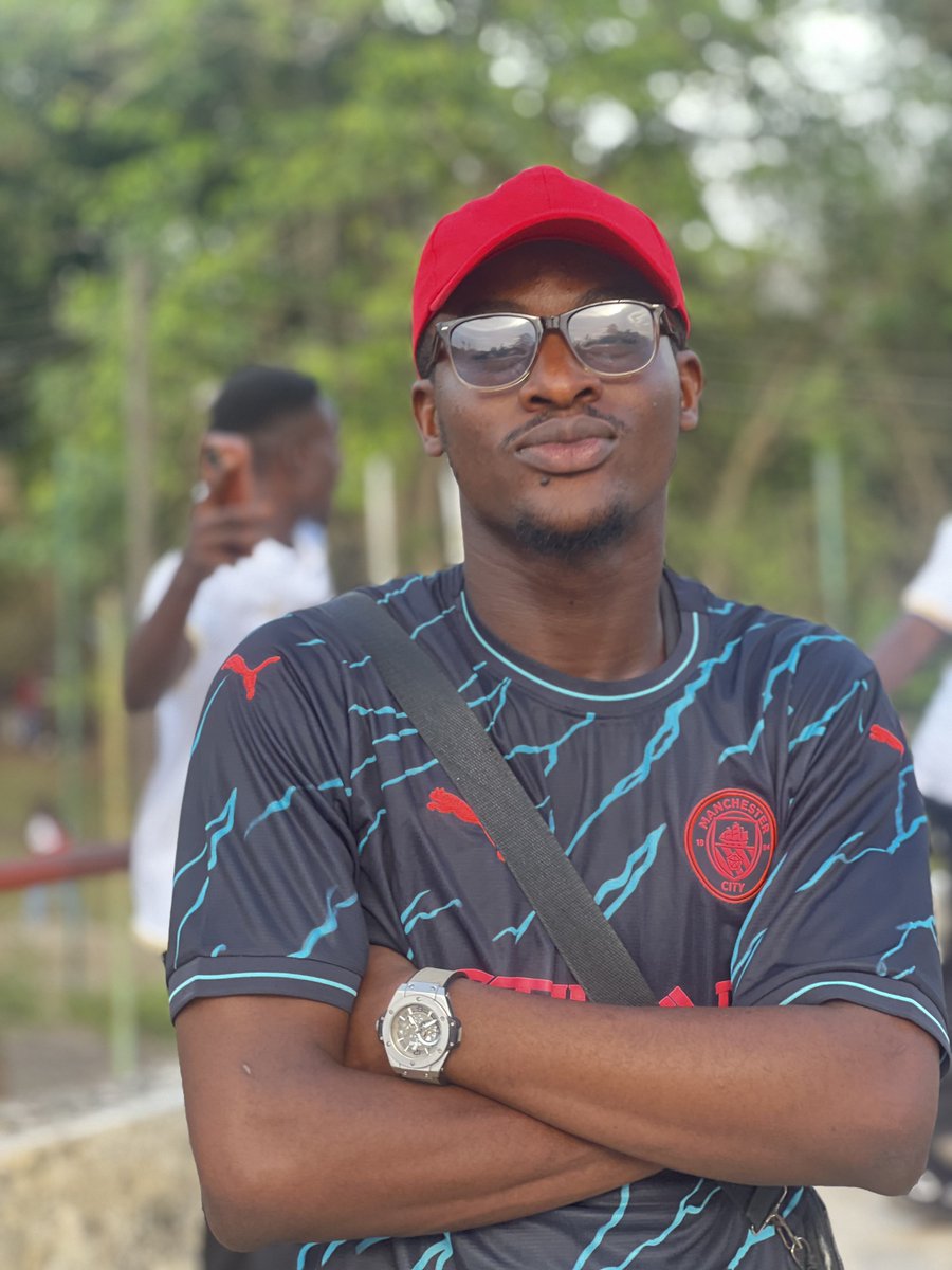 Lewan_Dude_'s tweet image. FYB Day 3
Jersey day 
I pulled up hard 😎

#InvictaClass22 #InvictaClass22week #invictaJerseyDay  #ClassInvicta #futabro