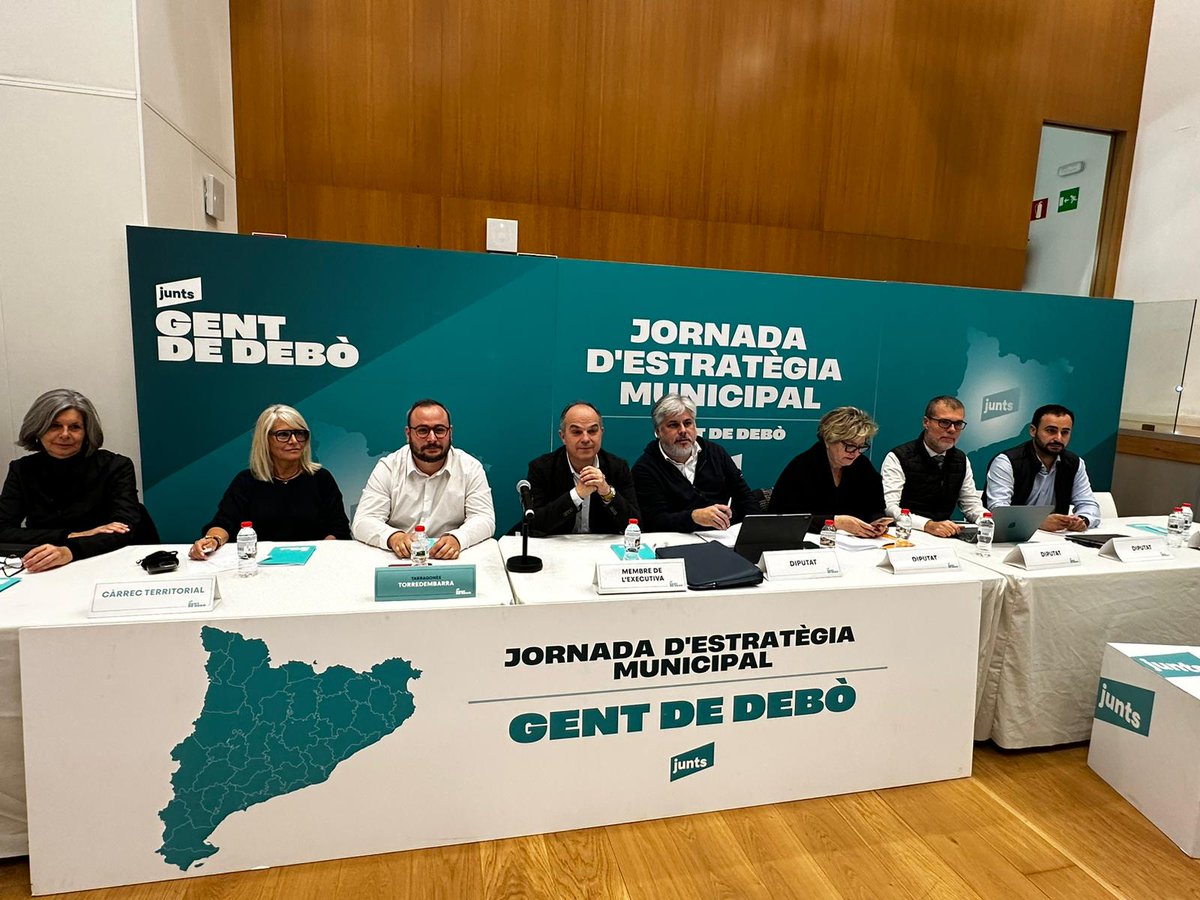 JuntsXCat's tweet photo. 📸 Junts celebra a Torredembarra la jornada territorial del Tarragonès

👥 Han participat a la jornada el secretari general @jorditurull, el president del grup parlamentari @albertbatet, el diputat i president de vegueria Quim Calatayud, el diputat al Congrés @jmcruset, la senadora @mtpallares i el diputat de la Diputació de Tarragona Jose Rodriguez.