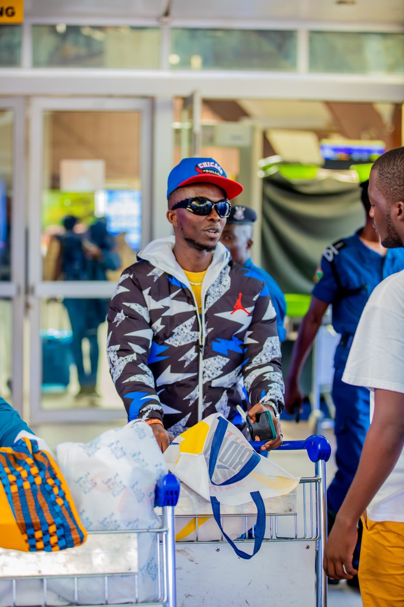 PasaccB's tweet photo. Pour rappel, ces 12 professionnels de la filière musicale ont participé à ce festival grâce à une bourse de mobilité octroyée par @africalia  à travers le projet européen d'appui au secteur de la culture au Burundi @PasaccB , financé par l' Union Européenne au #Burundi  . https://t.co/0e0wFMfskA