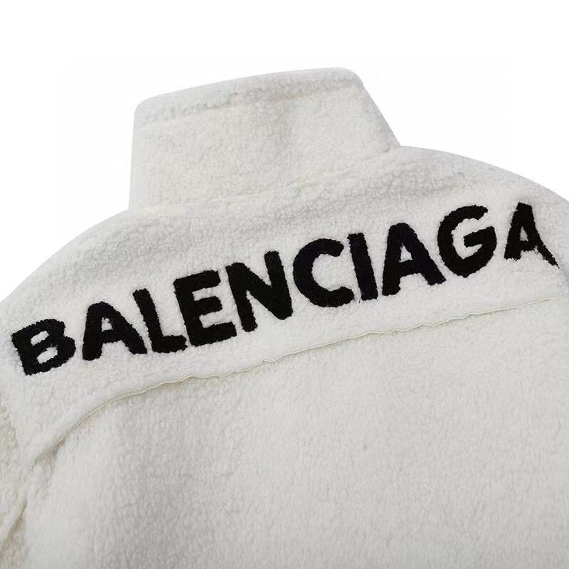 lipofeng1's tweet photo. 💰13299руб. (этот пальто доставка безплатно(
 Balenciaga пальто из овечьей шерсти
 Размер: S/M/L/XL
 
 #черный #белый #balenciaga #куртка #пальто #мужской #женский #одежда https://t.co/JUiyCQPMmS