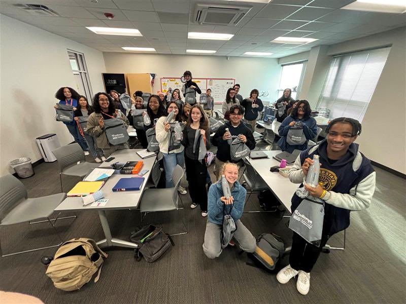 PSPHISD's tweet photo. @HSLawAndJustice students have been working hard all semester in the UT OnRamps COLLEGE ALGEBRA course to stay eligible for the college credit while still mastering their high school objectives.  @TexasOnRamps @HISDCentral @PSPHISD https://t.co/dRBPRnpKPJ