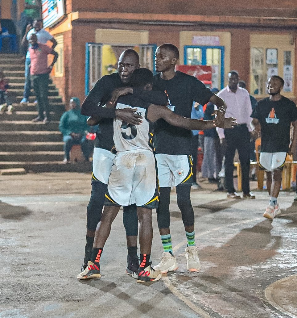 FUBA_DIV1AND2's tweet photo. Div 1 Playoffs || FINALS
Game four

FINAL
What a comeback!!
Livingstone level the series with an emphatic display in the final quarter. (2-2)

          ⚪ 69-67 🔵
#Div1Playoffs https://t.co/9iwOeBHw9C