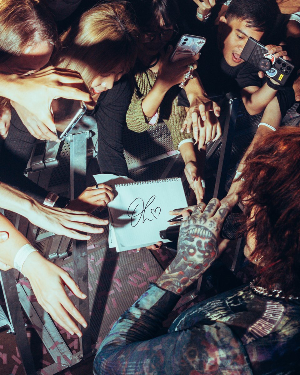 Bring Me The Horizon tweet media