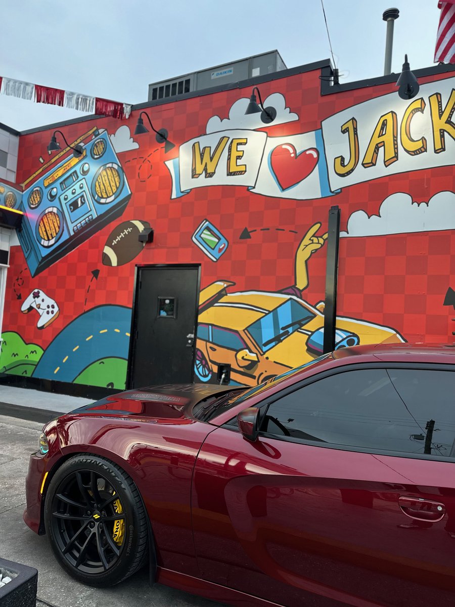 octanered392's tweet photo. #WheelWednesday featuring #g2paint & @auxitoled @continentaltire @CheckersRallys @CityofJax @Jaguars @Dodge
#octanered392 https://t.co/hnV7BrKssL