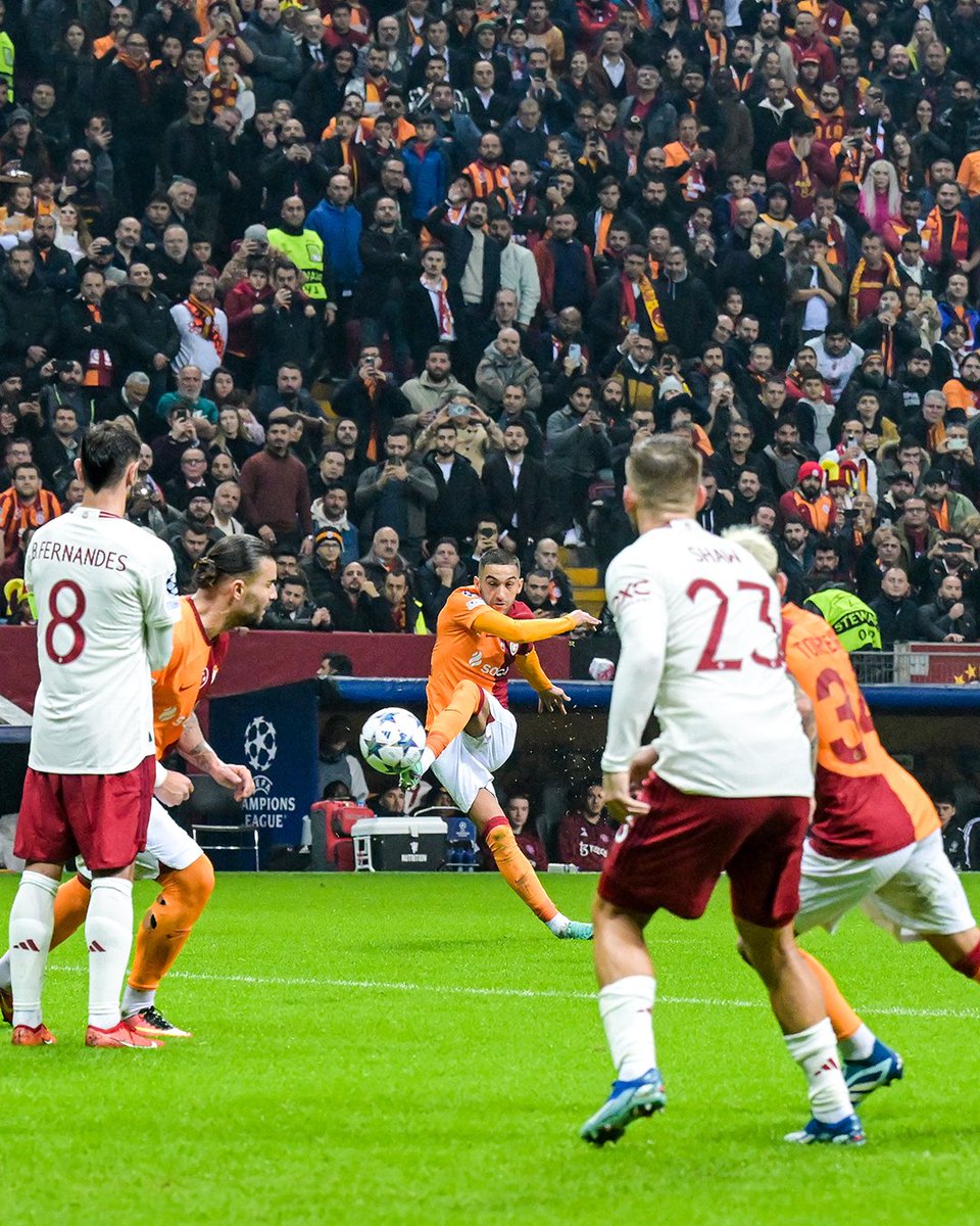 ChampionsLeague's tweet photo. 🎯 Ziyech 

#UCL https://t.co/PK9yMcrMtG