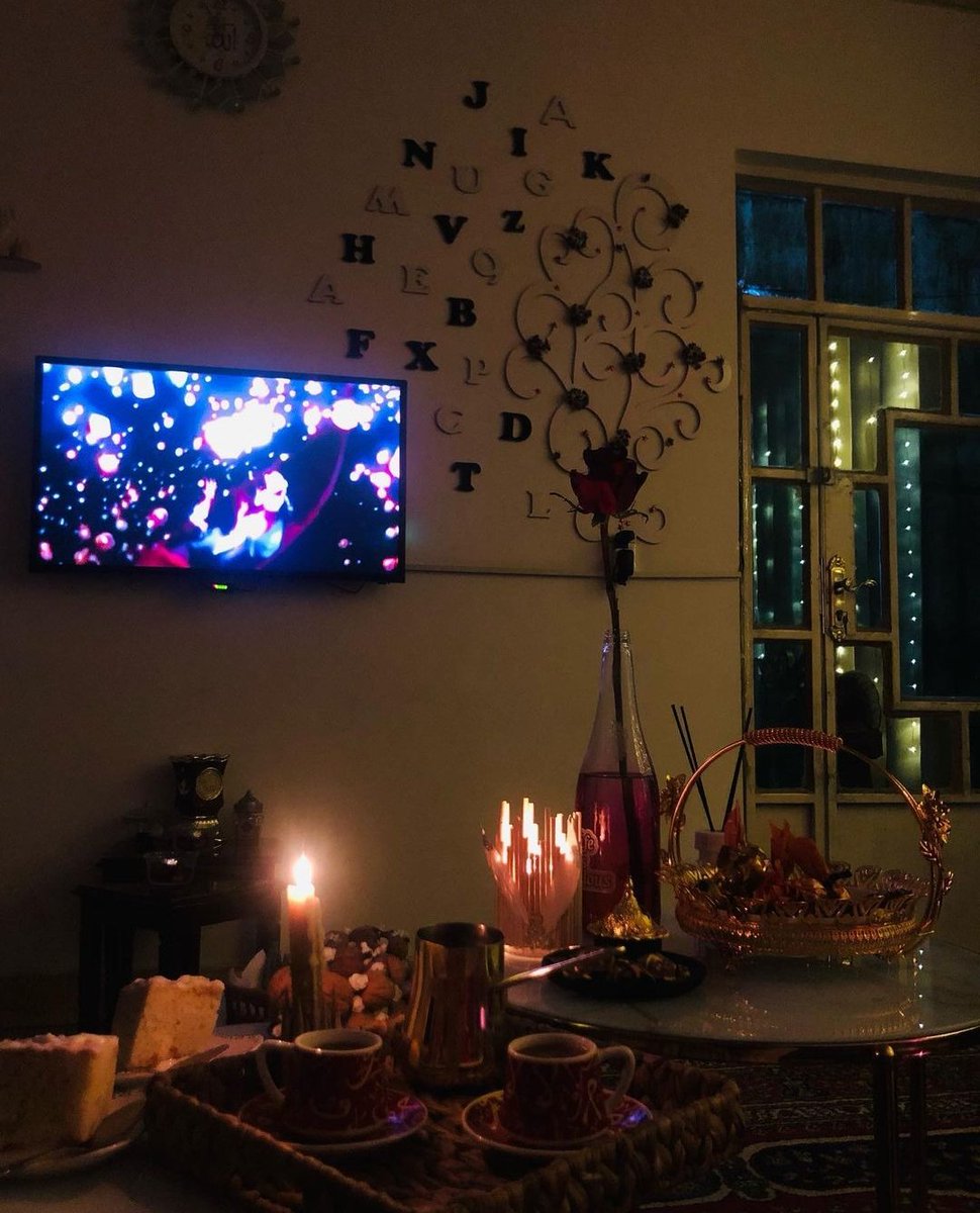 ليل الشتاء مختلف رائحه القهوة هي اعظم ما يمكن استنشاقه في هذة الأجواء 😍❤️