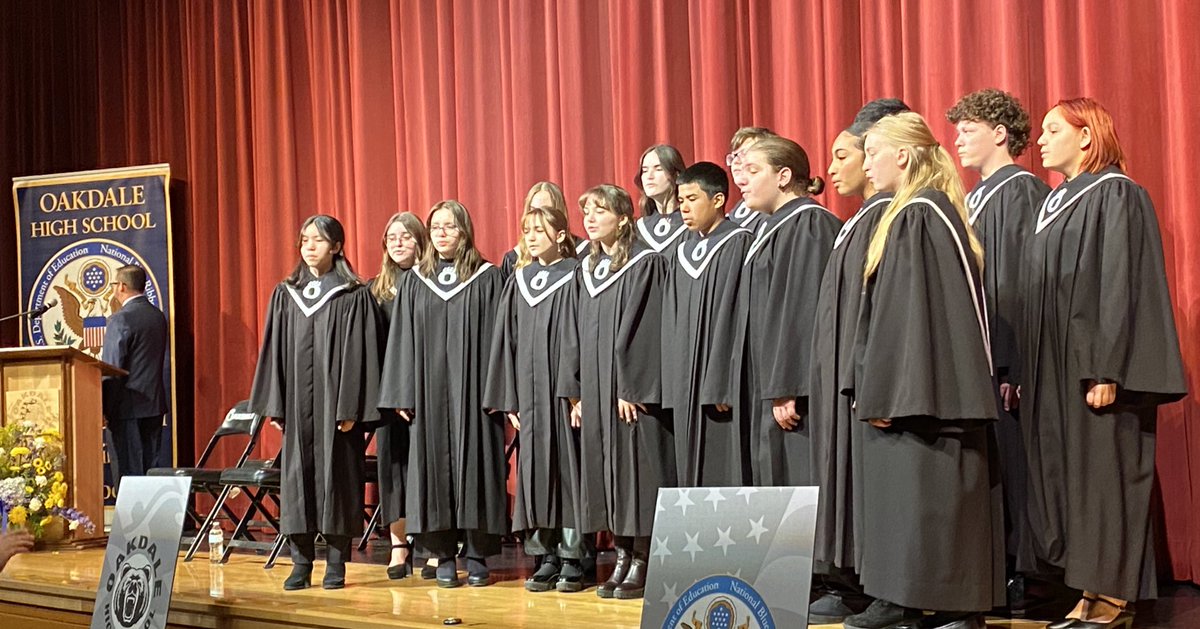 So honored to support the Oakdale High celebration commemorating this great school community’s National Blue Ribbon Status. Big week for the Bears!! Excellent performance by the school’s chorus! 🐻