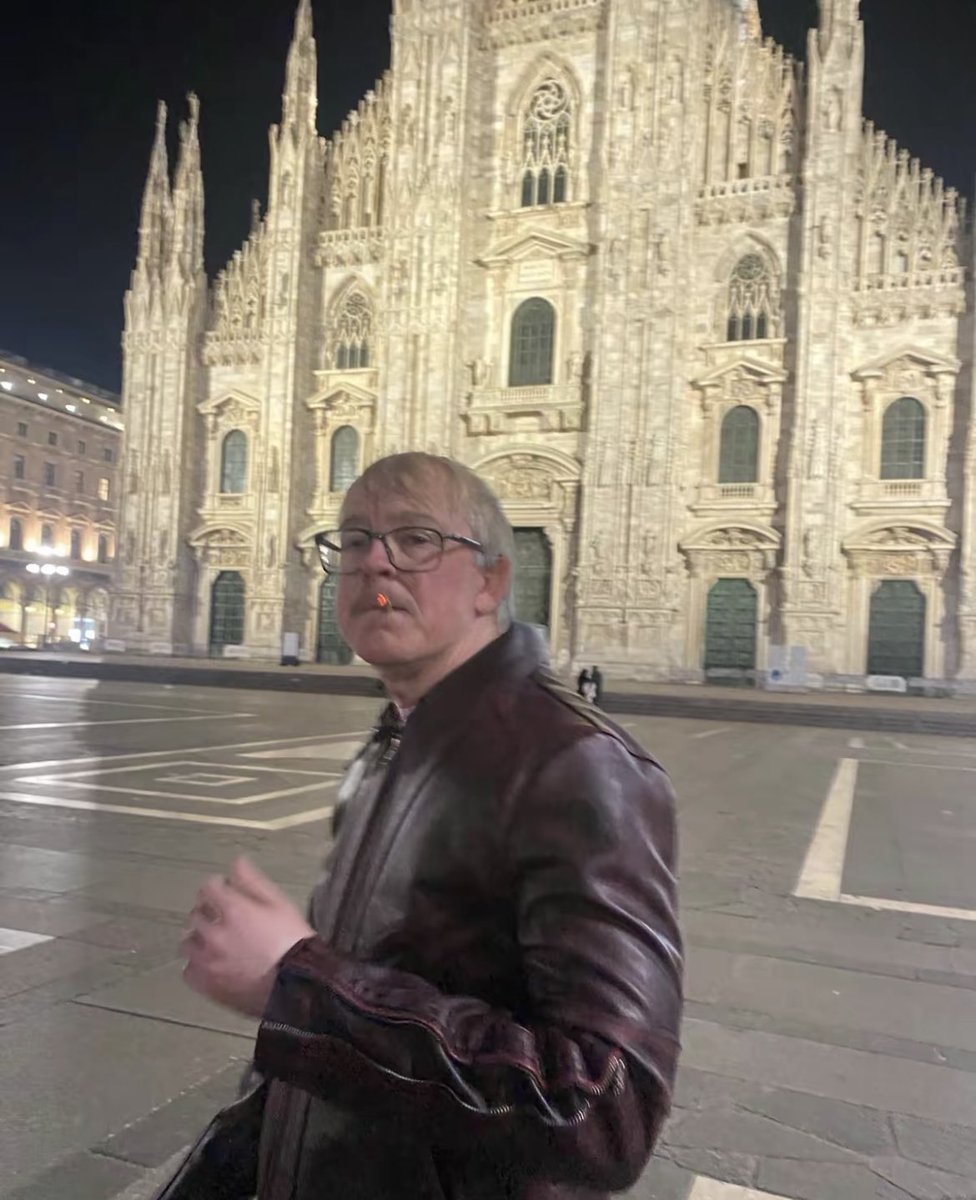 lookshouldkill's tweet image. CRYSTLCSTLES