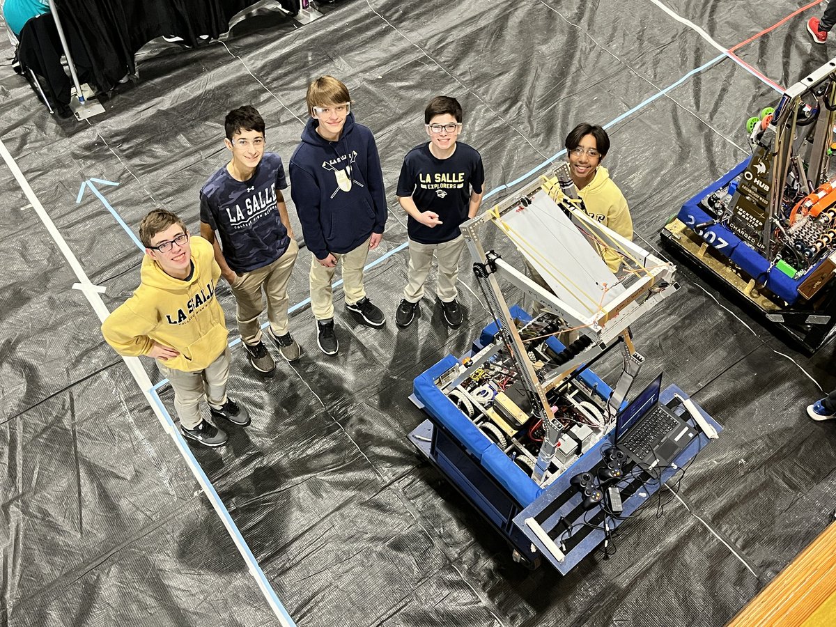 We would like to thank the freshman team for an amazing season. We can't wait for them to join the upperclassmen for Crescendo on 1/6!!!!