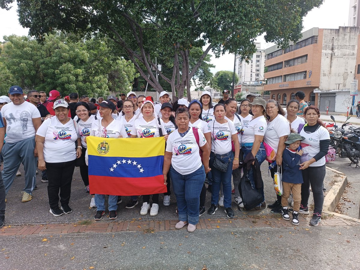 SENIFA Municipio Santiago Mariño dijo presente en apoyo al referendum por nuestro Esequibo en la Av Bolivar de Maracay, decimos 5 veces SI! #ElEsequiboEsNuestro