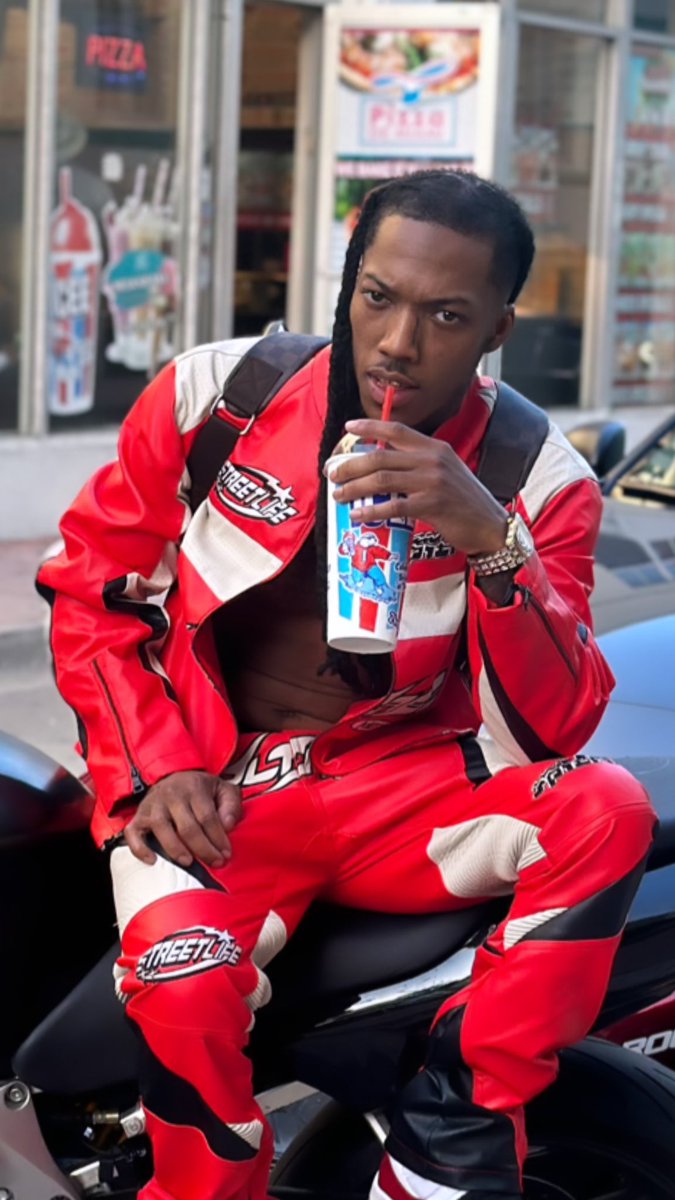 Hooligan_Tydo's tweet photo. Other kids grew up reading books I grew up watching Belly 
I fucked widd HotBoy Turk nigga I ain’t never wanna be Nelly https://t.co/YWCNICbB1s
