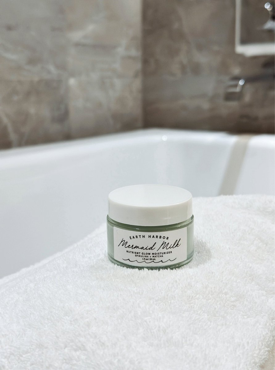 Christmas is getting better, if you love vegan, clean skincare, don’t miss out on this deal. Use code UOUGRU to get 35% off your purchase at earthharbor.com